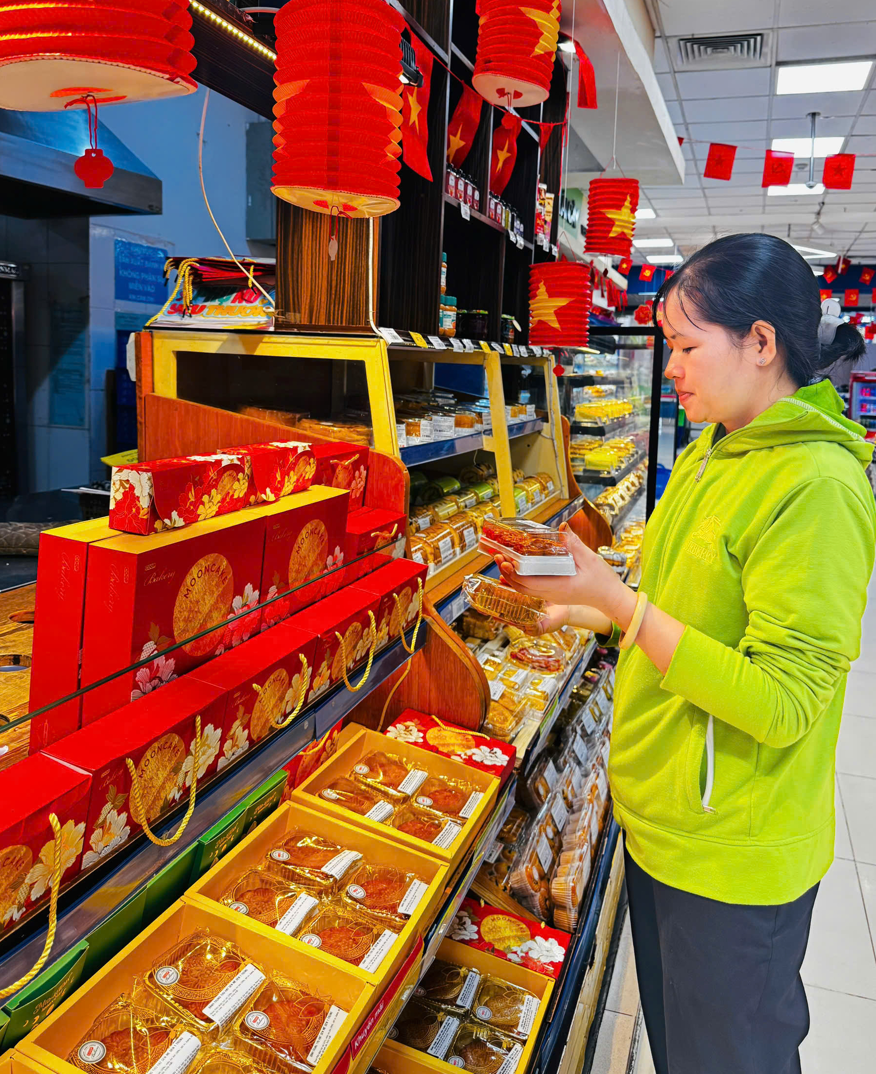 HÌNH 1- NTD có xu hướng quan tâm những sản phẩm bánh trung thu thanh đạm và ít ngọt